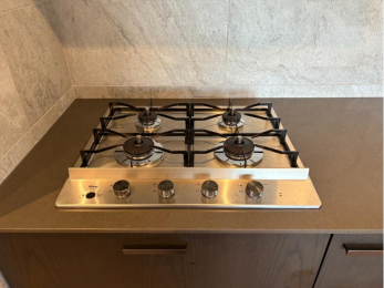 �L�b�`���@���X�e�����X�g�b�v�R�����A�X�^�C���b�V���ȃf�U�C���Ǝg���₷�������͓I�ł���