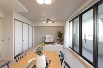 ���r���O�@���ʊp�x�̃��r���O�ł���