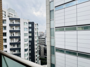 �Z�˂���̒��]�ʐ^�@-