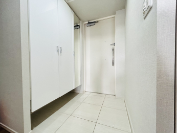 ���ց@���ւɂ͎��[�Ǝp����݂��Ă���܂��I