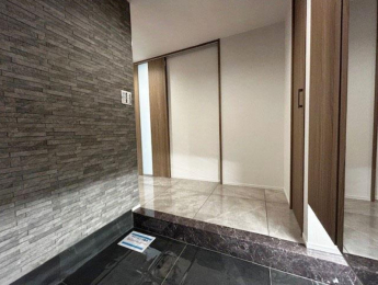 ���ց@���������̉��ɂ͎��[������A���ւ���������ۂ��Ƃ��ł��܂�