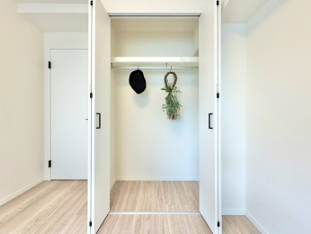 ���[�@����^�̃N���[�[�b�g�t���􂨕��������L�����g�����������܂��I