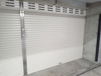 ���ԏ�@�V���b�^�[�t