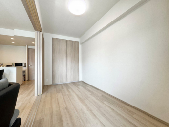 �m���@��ɖʂ����m���͍̌��E�ʕ��ɗD�ꂽ�S�n�悢��Ԃł�