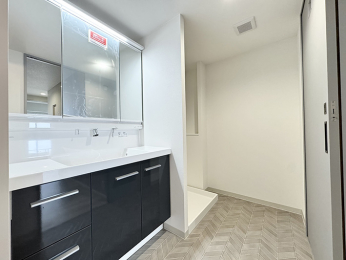 ���ʑ�E���ʏ��@�O�������Ȃ��V���v���f�U�C���̐��ʑ�����ʉ��ϑ�V���ς݁�