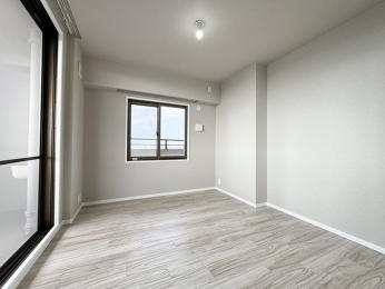 �m���@��5.7���̗m���B�V��E�ǃN���X�E�t���[�����O�\�֍ς݂ł���