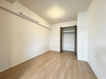 �m���@���r���O�ׂ�5.3���m���͊J������ƃ��r���O�ƈ�̊�������A���Ƒ��݂�Ȃł������߂����܂���