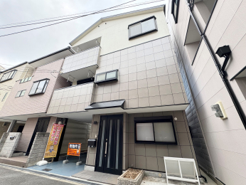 ���n�O�ώʐ^�@�S����3�K���ā��O�Ǔh���i�O�ʁj�ς݂ł���