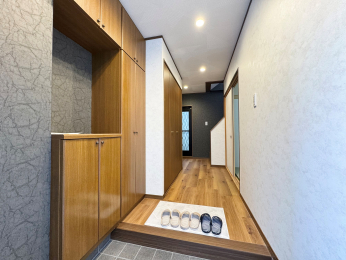 ���ց@�������ȍ��̃A�N�Z���g�N���X�ł��o�}���� �V���[�Y�{�b�N�X����e�ʁ�