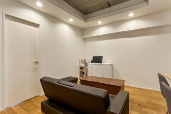 ���r���O�@���������Ɗ����郊�r���O�ł�