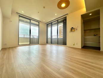 ���r���O�@L�c�j�͖�15���L�薾�邢���r���O�ł�