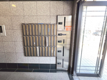 ���̑����p���@����z�{�b�N�X�����I�s�ݎ��ɂ��ו����󂯎��֗��ł�