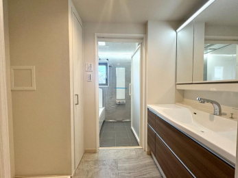 ���ʑ�E���ʏ��@���傫�����̕t�������ʑ�Œ��̐g�x�x�����K�ɍs���܂���