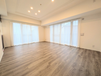 ���r���O�@��15����LDK�ł��B�p�����ł��̂ő傫�ȑ�����ʂ����������邢�ł����