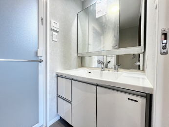 ���ʑ�E���ʏ��@�Z�������̐g�x�x���X���[�Y�Ȑ��ʉ��ϑ�ł���