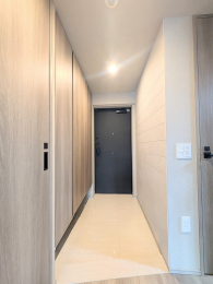 ���ց@�傫�Ȍ��֎��[������܂��B�G�R�J���b�g���{�H���Ă���܂����