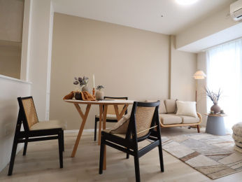 ���r���O�@������o���R�j�[�ɖʂ����A���邢�z�˂����˂����ނk�c�j��