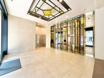 ���̑����p���@������I�ȃ����e�i���X���s���A�Y��ɕۂ��ꂽ�G���g�����X�ł�