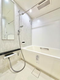 �����@�������͂������Ƃ����傫�߂̍��ɂȂ��Ă���̂ő���L�΂��ē����ł��܂�