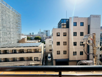 �Z�˂���̒��]�ʐ^�@-