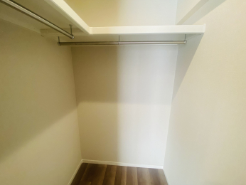 ���[�@���E�H�[�N�C���N���[�[�b�g�t���I���[�X�y�[�X���[���I