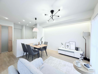 ���r���O�@��10����LDK�ł��B������ŗz����ǍD�ł��􃊃r���O�Ɉ��G�A�R���ݒu�ς݂ł���