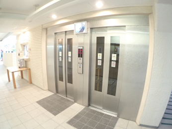 ���̑����p���@�G���x�[�^�[�E�h�ƃJ����