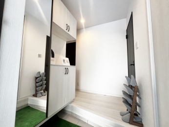 ���ց@���ւɂ͎p�����ݒu����Ă���܂��̂ŁA���o�����O�̂��p�̃`�F�b�N���ł��ĂƂĂ��֗��I