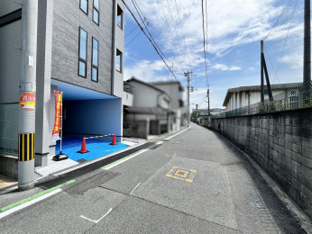 �O�ʓ��H�܂ތ��n�ʐ^�@���H�̕���5.5��