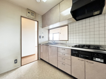 �L�b�`���@�V�X�e���L�b�`���͕Ǖt�̂��߁A���C�A�E�g�����₷���Ȃ�܂�