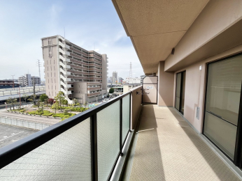 �o���R�j�[�@��Ƃ�̂���x�����_�ŁA�����󕨂������̂����K�ł���