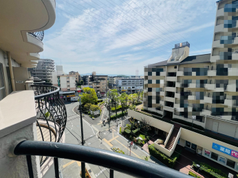 �Z�˂���̒��]�ʐ^�@������o���R�j�[����̒��]�I