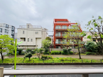 �Z�˂���̒��]�ʐ^�@-