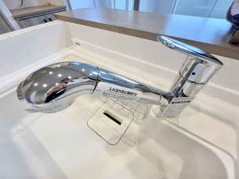 ���d�l�ʐ^(�L�b�`���j�@�J�[�h���b�W���򐅊�ł�