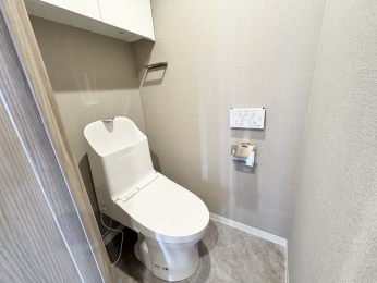 �g�C���@�g�C���̏㕔�ɂ����[���������܂�