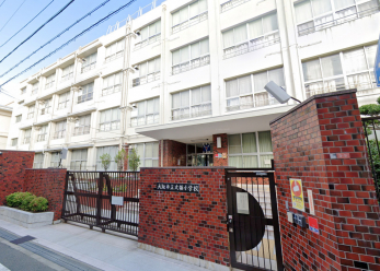 ���ӊ��@��̏��w�Z�܂Ŗ�700��