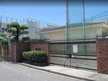 ���ӊ��@��̒��w�Z�܂Ŗ�1000��