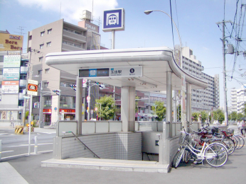 ���ӊ��@��チ�g���l�����u�ʏo�v�w�܂Ŗ�700��