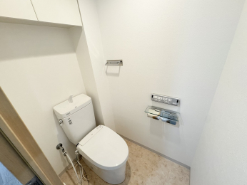 �g�C���@�g�C���̏㕔�ɂ����[�������ĕ֗���