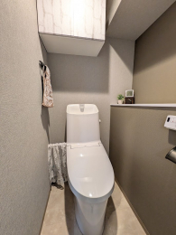 �g�C���@���㕔�Ɏ��[�I������܂�
