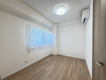 �m���@-