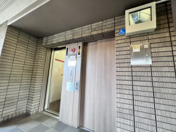 ���̑����p���@EV�̓��j�^�[�t���ň��S�ł���