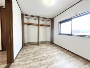 �m���@-