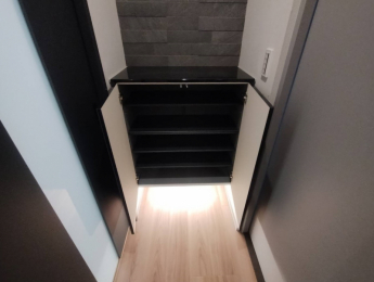 ���ց@-