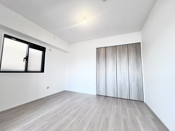 �m���@��5.6���̗m���ł��B�V���v���ȓ����̂��߉Ƌ�Ȃǂ��I�т₷���Ȃ�܂�
