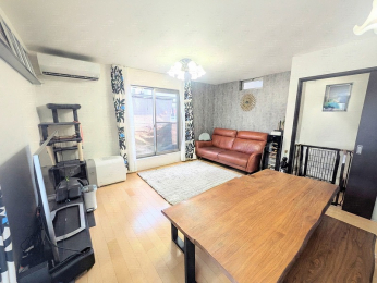 ���r���O�@��17.5���̍L�X�Ƃ���LDK�ł��B������ɑ�������܂��̂łƂ��Ă����邢�ł���I