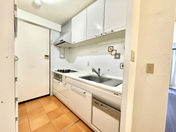 �L�b�`���@�L�b�`���̏㕔�ɂ����[�������ĂƂ��Ă��֗�