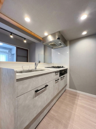 �L�b�`���@�\���ȃX�y�[�X���m�ۂ��ꂽ�L�b�`�� 2�l�ł��������ł���L���ł�
